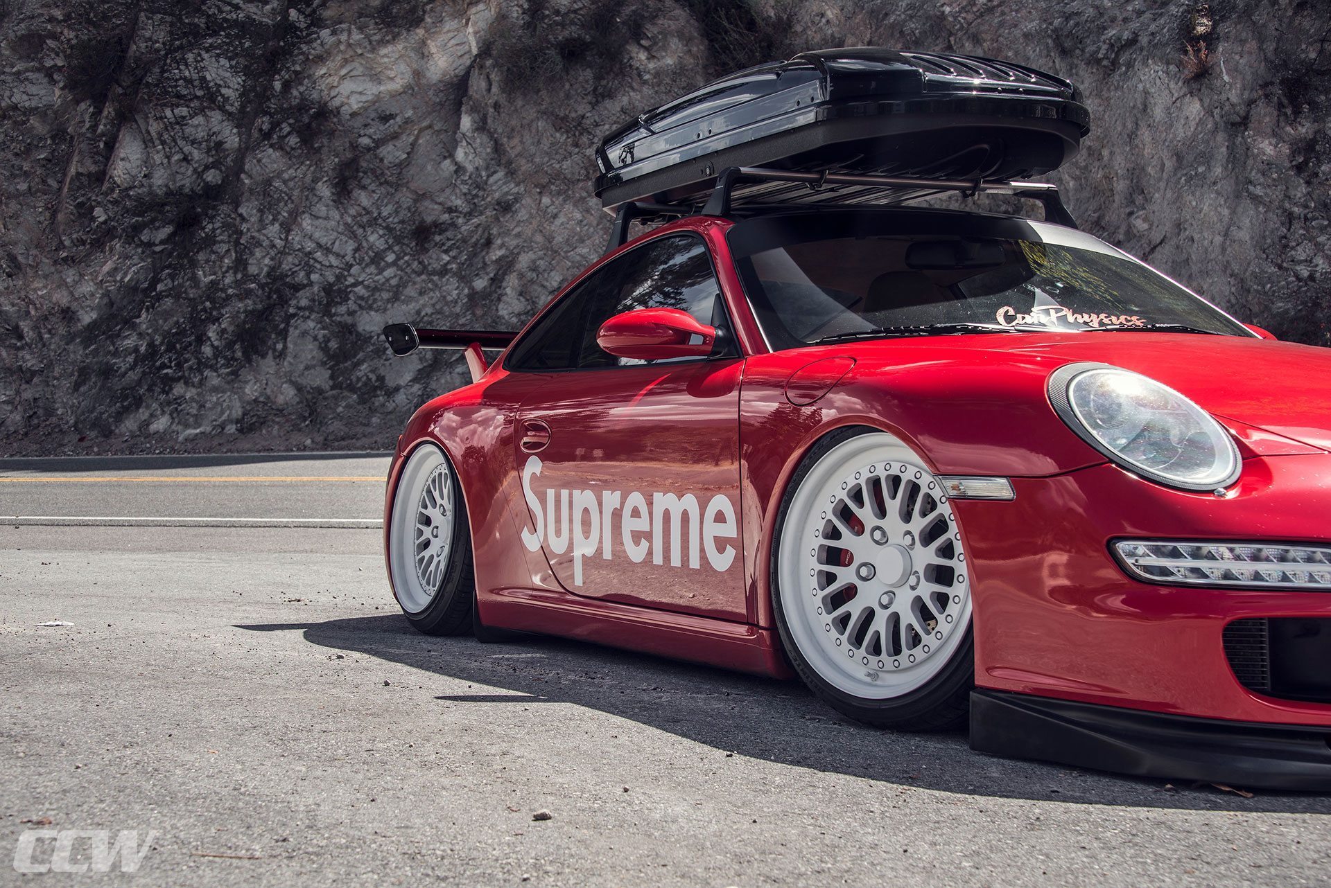Supreme Porsche 911 - CCW Classic Wheels